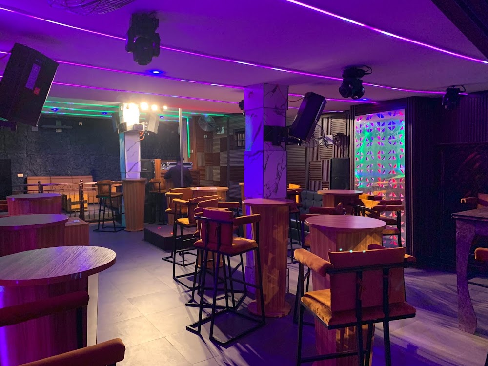 Timeless Bridge Club and Lounge